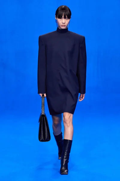 Look 13